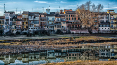 Parma città d'acque Case oltre il torrente Parma